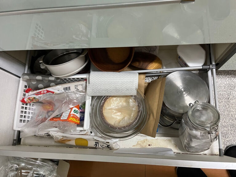 コンロ下引き出しのビフォー